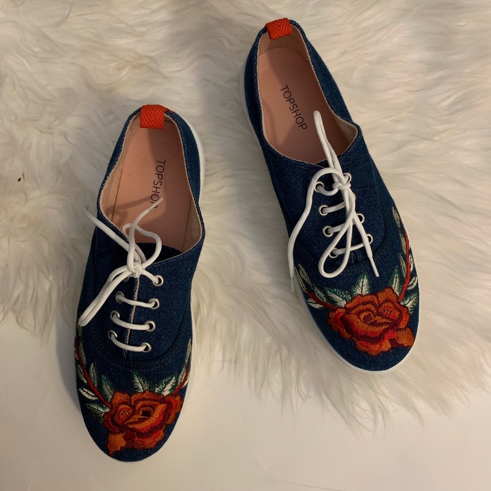 BNWOT Topshop Embroidered Platforms